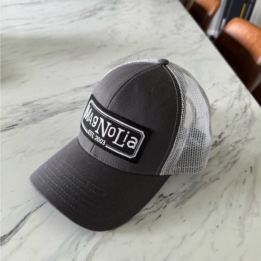 Magnolia hat